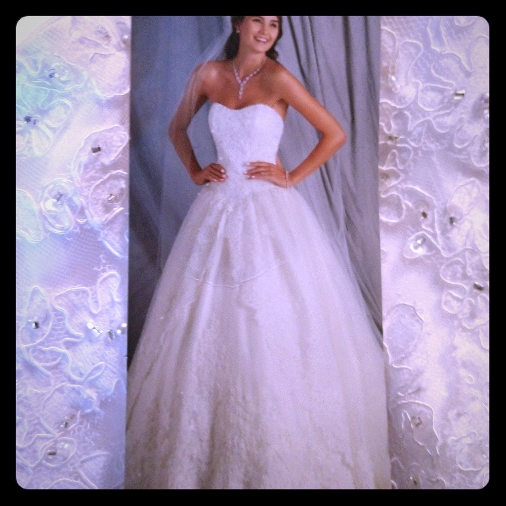 Alfred Angelo wedding dress NWT size 20